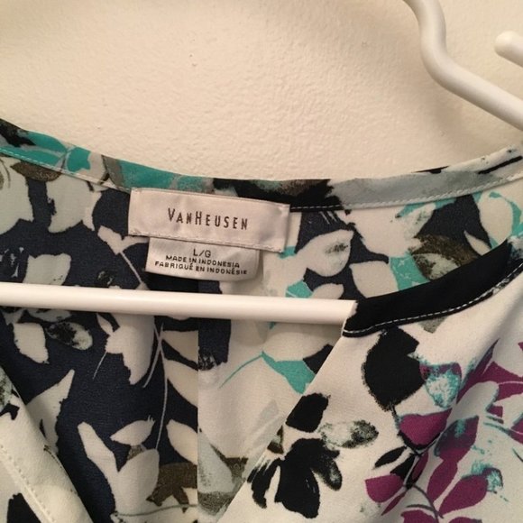 Van Heusen Floral Blouse - Picture 2 of 4